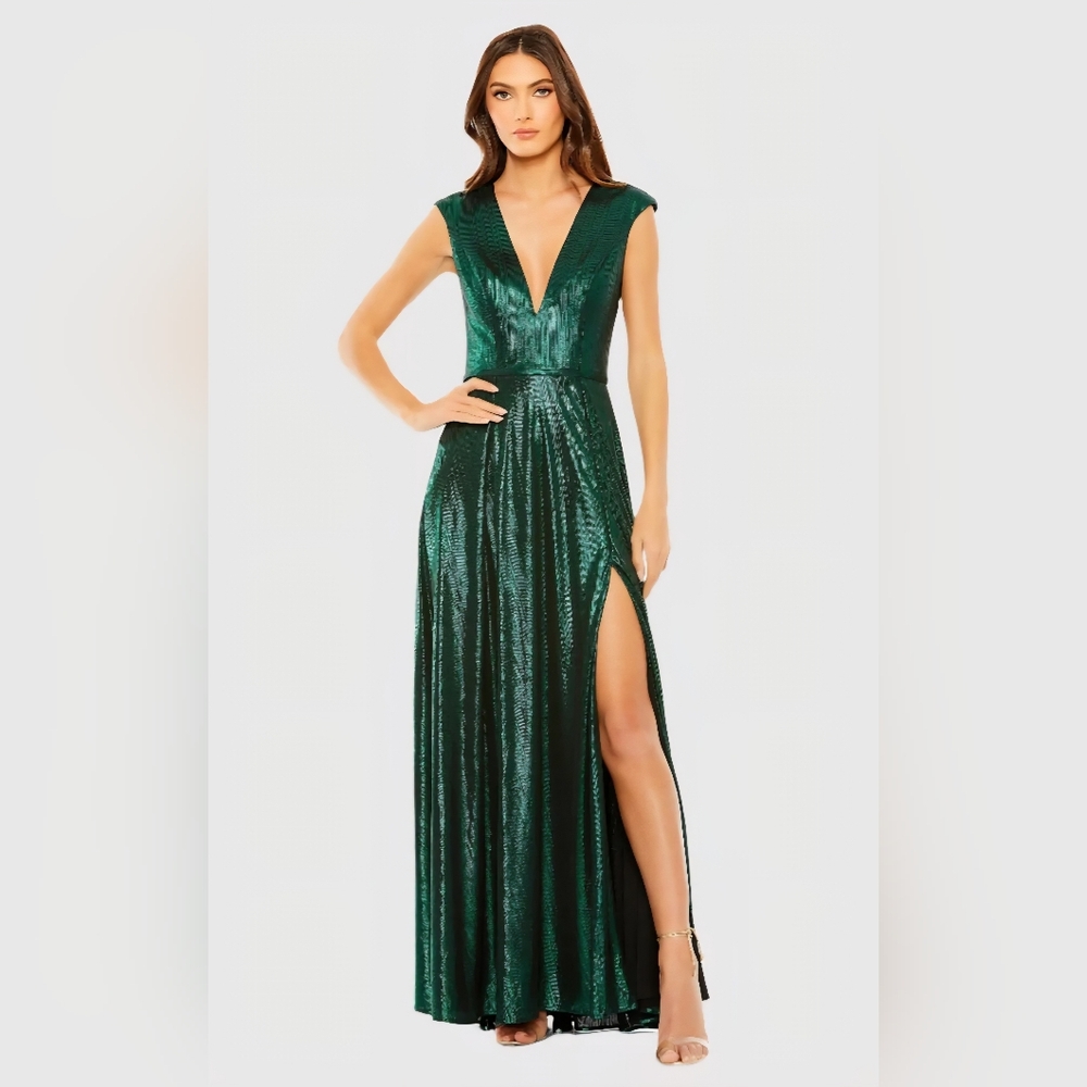 Mac Duggal Shimmering Emerald Maxi Dress